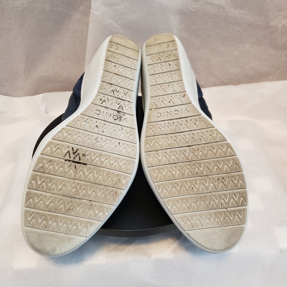 Vionic Woman's Jacey Leather Slip-on Wedge Shoe Size 6.5 US EU 37 Blue - Picture 7 of 7